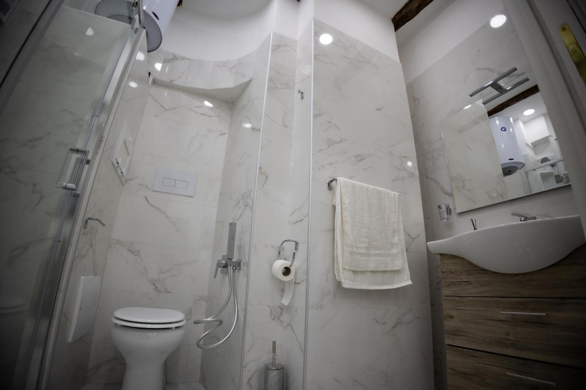 Royal Spaccanapoli Apartment Luaran gambar