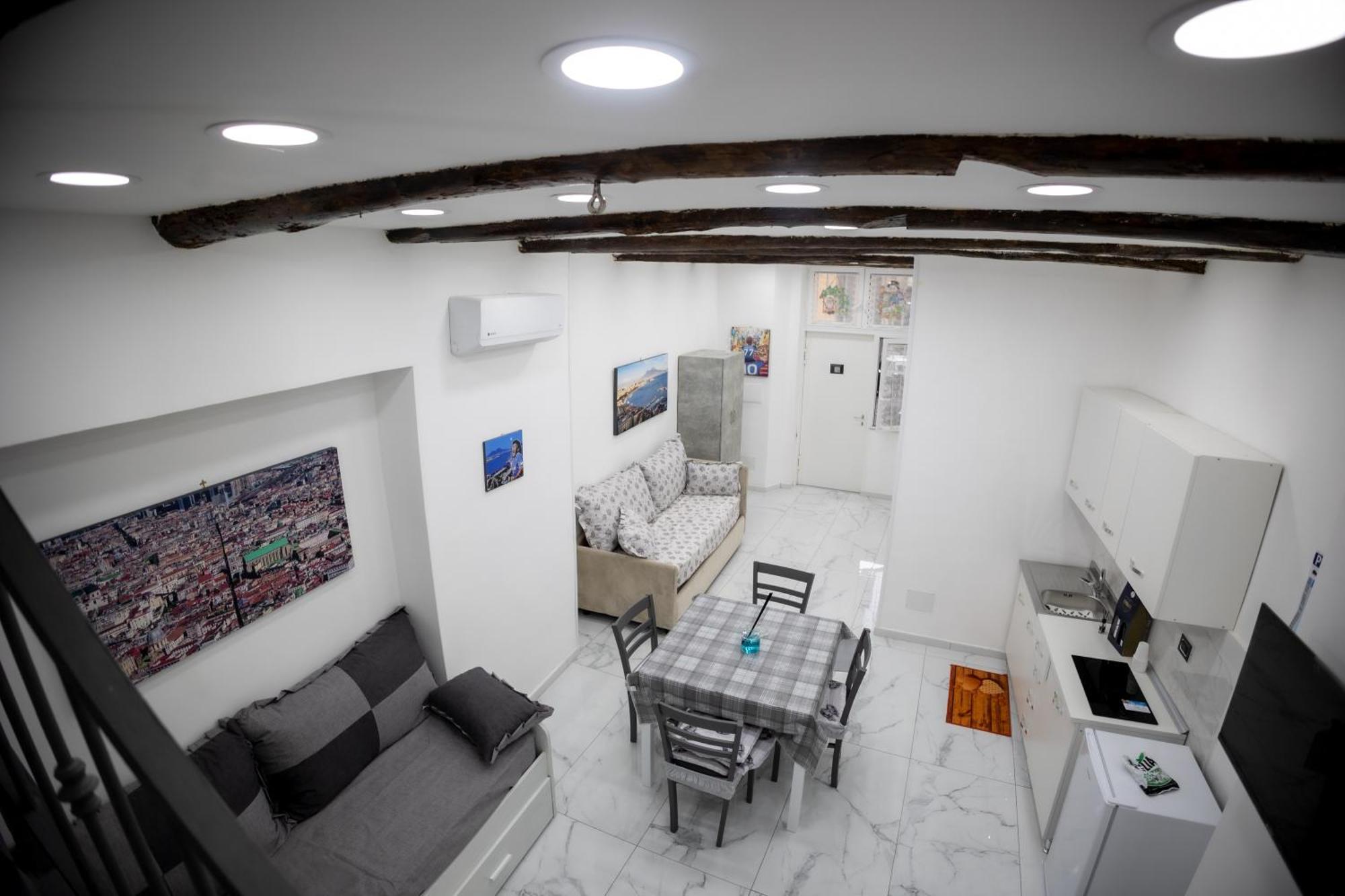 Royal Spaccanapoli Apartment Luaran gambar