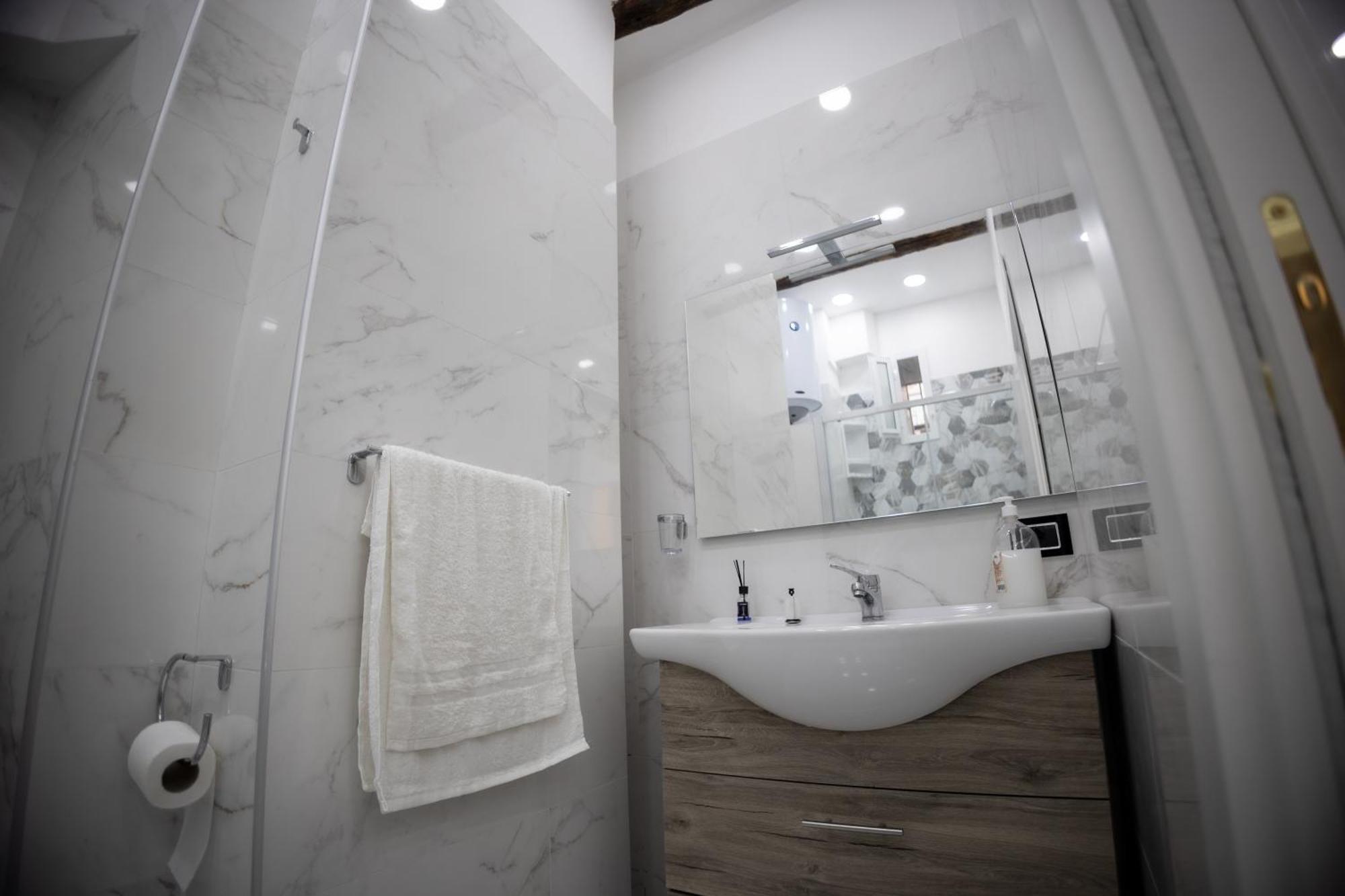 Royal Spaccanapoli Apartment Luaran gambar